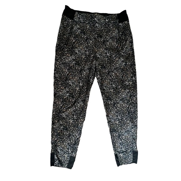 Athleta Womens Trekkie North Tapered Jogger | Kinetic Abstract Print, Size 12 - Picture 1 of 12